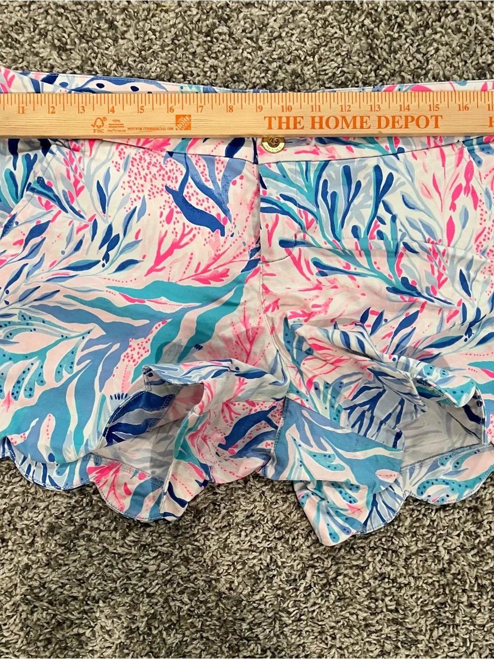 Lilly Pulitzer Buttercup Scallop Kaleidoscope Coral shorts